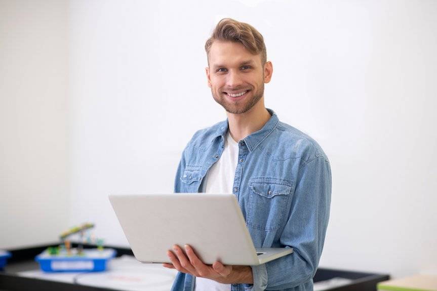 Bon na laptopy dla nauczycieli