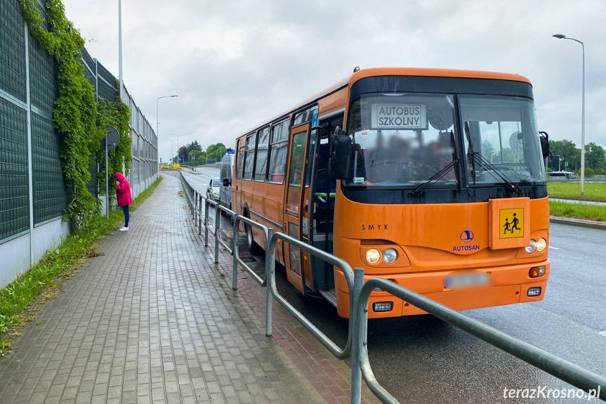 Kierowca szkolnego autobusu sprawcą kolizji