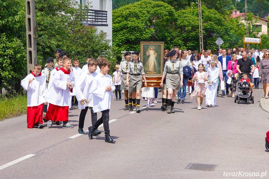 Procesja Bożego Ciała w parafii Miłosierdzia Bożego