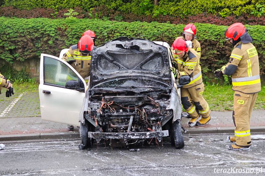 Pożar samochodu na Legionów