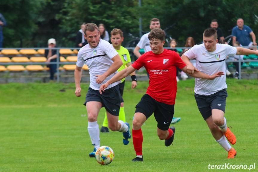 Wielkie emocje w Iwoniczu. 5 bramek i 12 kartek 