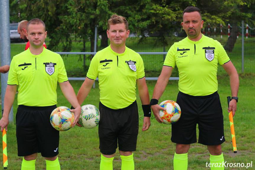 Wielkie emocje w Iwoniczu. 5 bramek i 12 kartek 