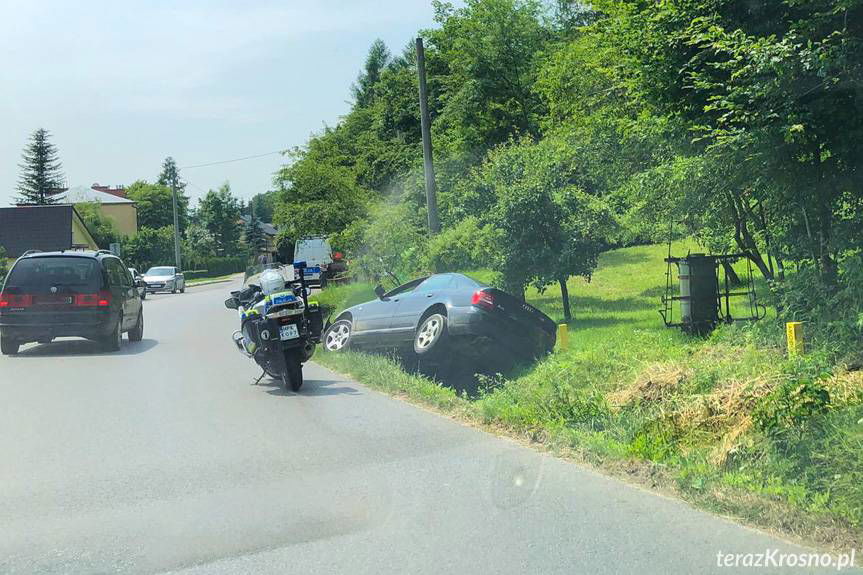 Kompletnie pijany wjechał do rowu