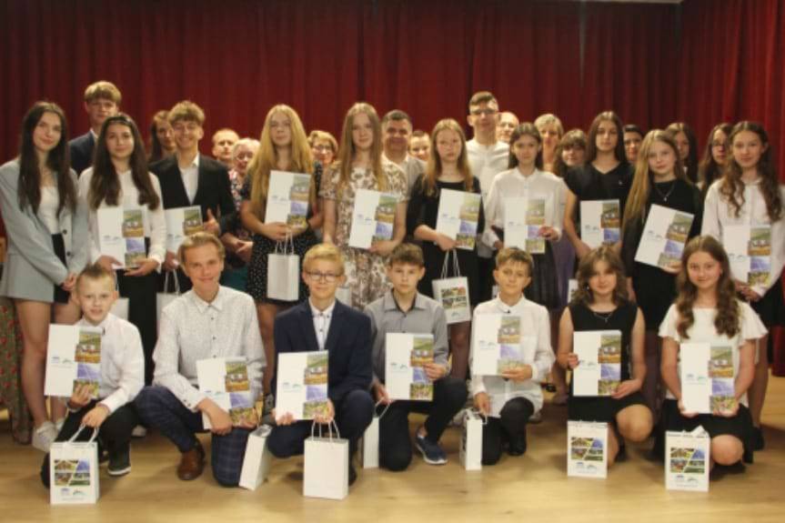 Najzdolniejsi uczniowie z Gminy Jedlicze nagrodzeni