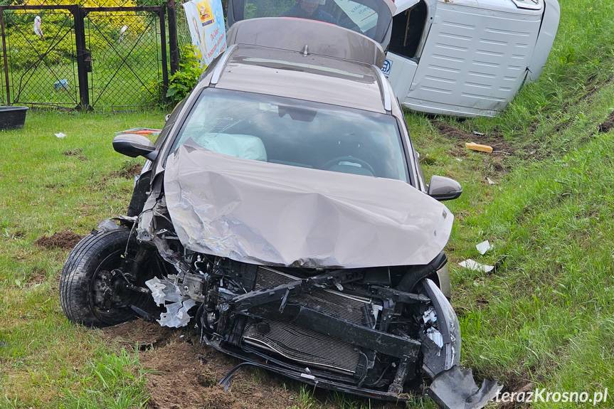 Wypadek w Bajdach. Zderzenie dwóch samochodów