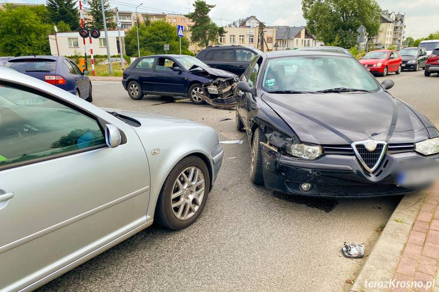 Zderzenie trzech samochodów. Interweniowali policjanci