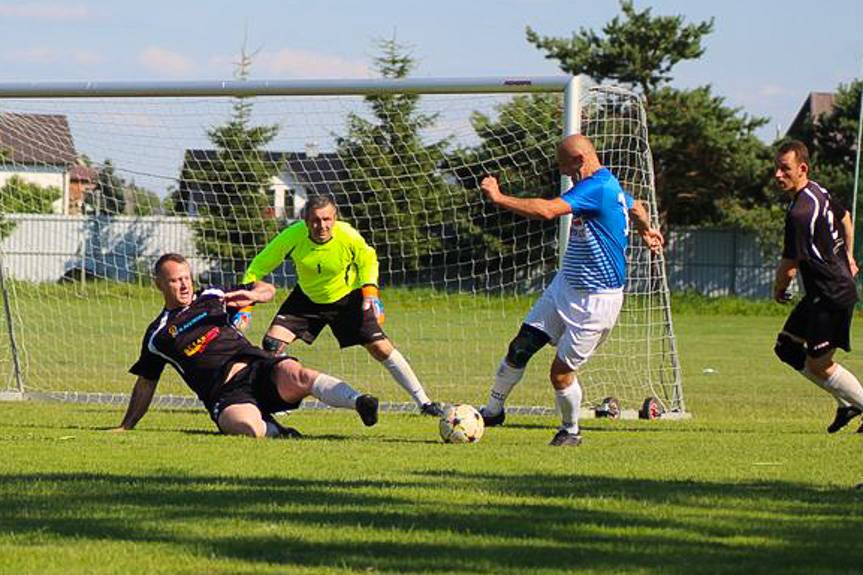 Turniej oldbojów w piłce nożnej w Jedliczu