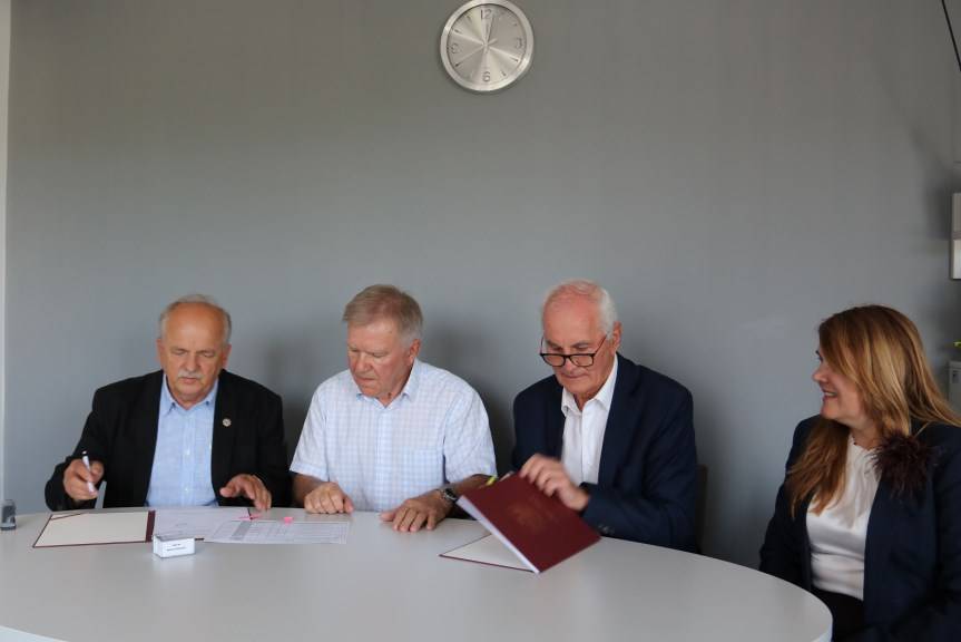 BCU przy Naftówce. Umowy podpisane