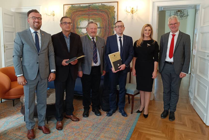 Bogdan Jezierski uhonorowany wysokim odznaczeniem austriackim