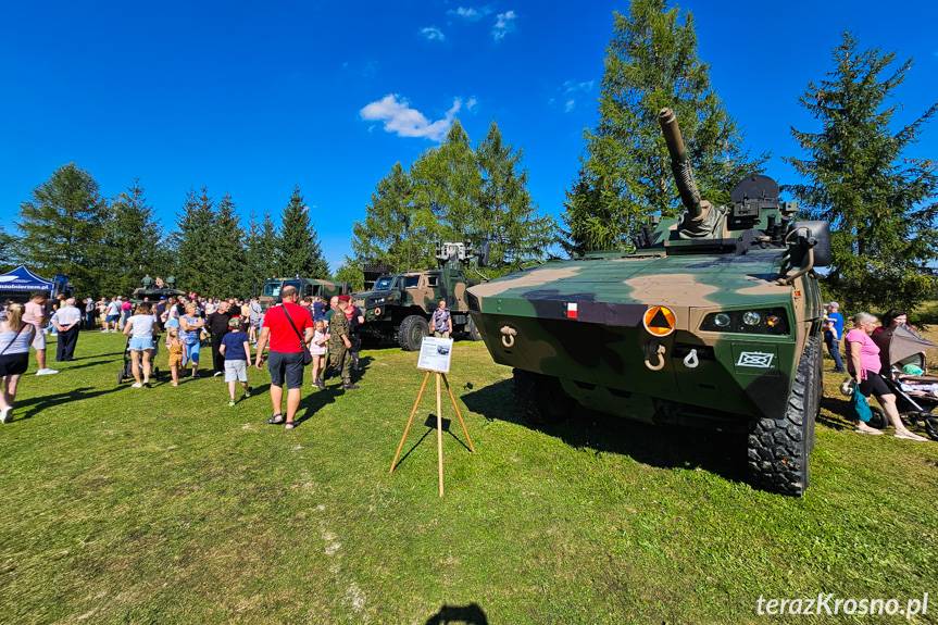 Piknik wojskowy w Miejscu Piastowym przyciągnął tłumy