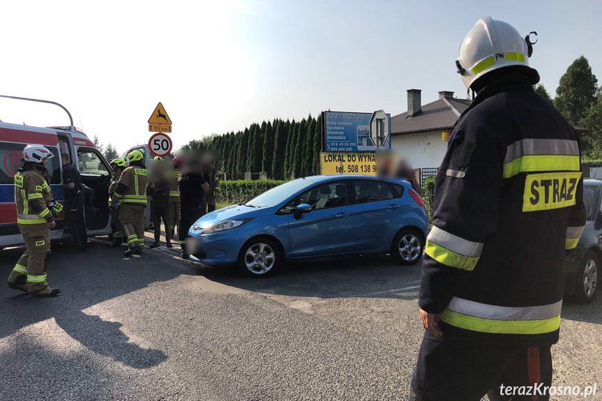 Zderzenie rowerzysty z samochodem na DK 28 w Klimkówce