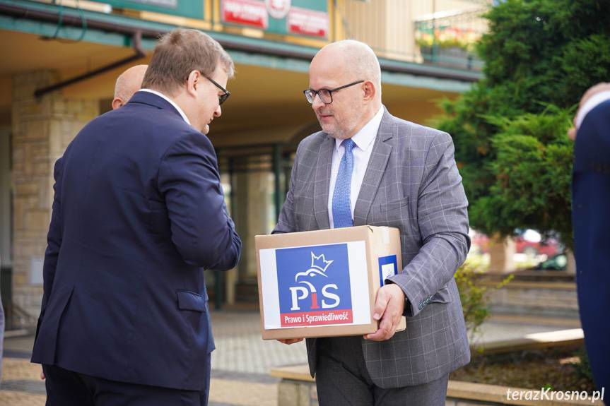 Prawo i Sprawiedliwość zarejestrowało listy wyborcze