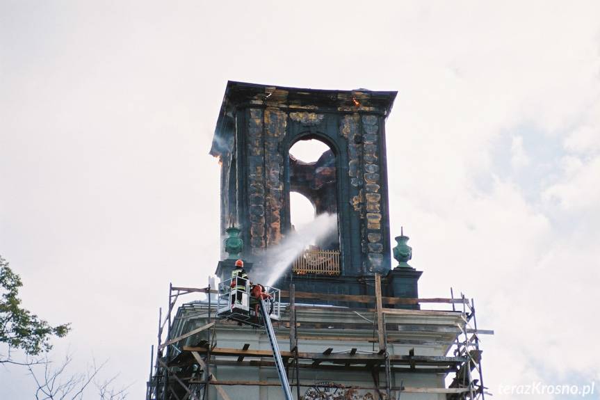 Wieża kościelna w ogniu