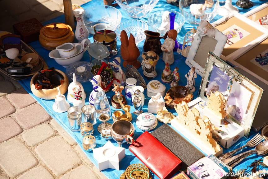 Jarmark staroci przed Etnocentrum Ziemi Krośnieńskiej