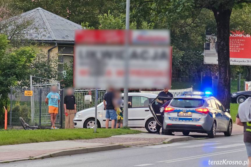 17-letni rowerzysta zderzył się z samochodem