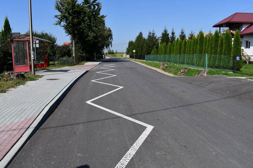 Mieszkańcy Sieniawy i Głębokiego już nie muszą martwić się dziurami w drodze