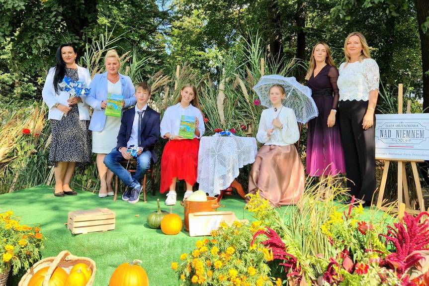 Miejsce Piastowe czyta "Nad Niemnem"