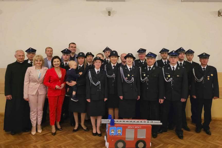 Młodzi, odważni i gotowi. Ślubowanie młodych strażaków z OSP Potok