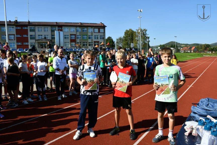 Uczniowie gminy Korczyna wzięli udział w mityngu lekkoatletycznym