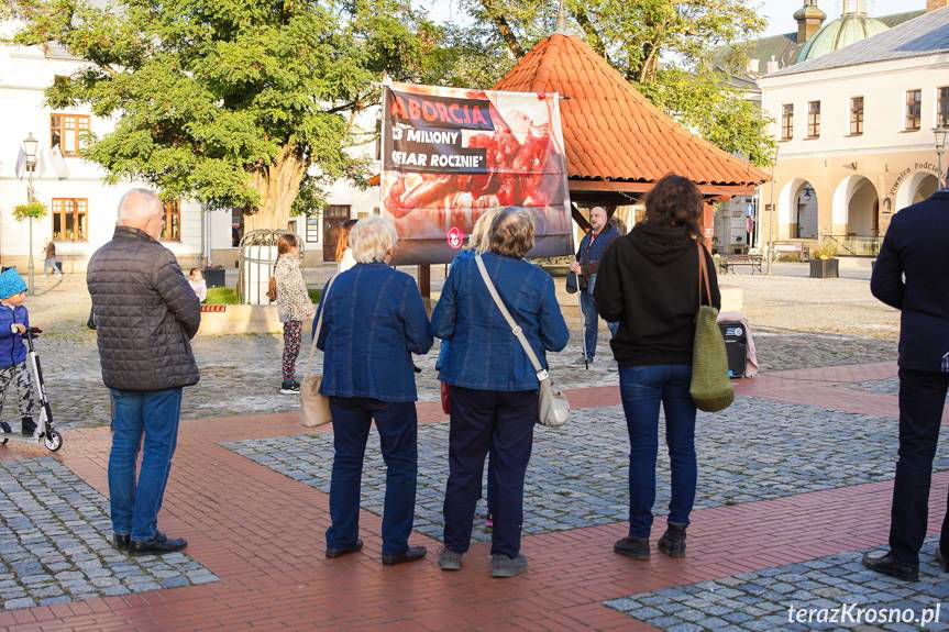 Kolejny publiczny różaniec w Krośnie