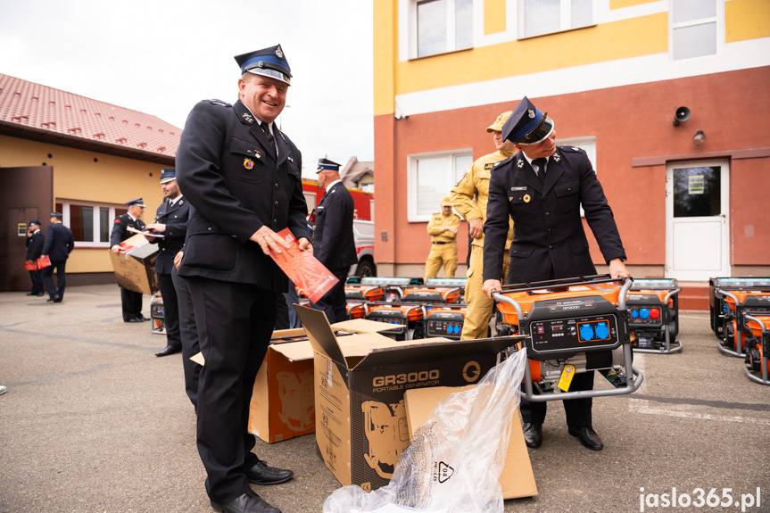Strażacy otrzymali agregaty prądotwórcze