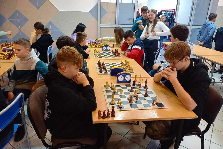 Zmagania młodych szachistów w Jedliczu