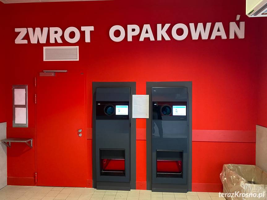 Butelkomat w Krośnie. Butelki wymienisz na bon lub gotówkę