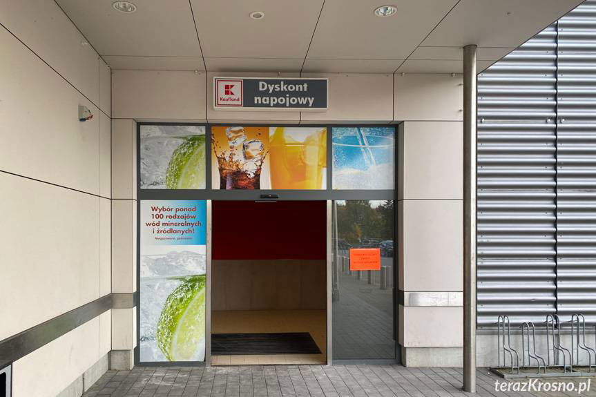 Butelkomat w Krośnie. Butelki wymienisz na bon lub gotówkę