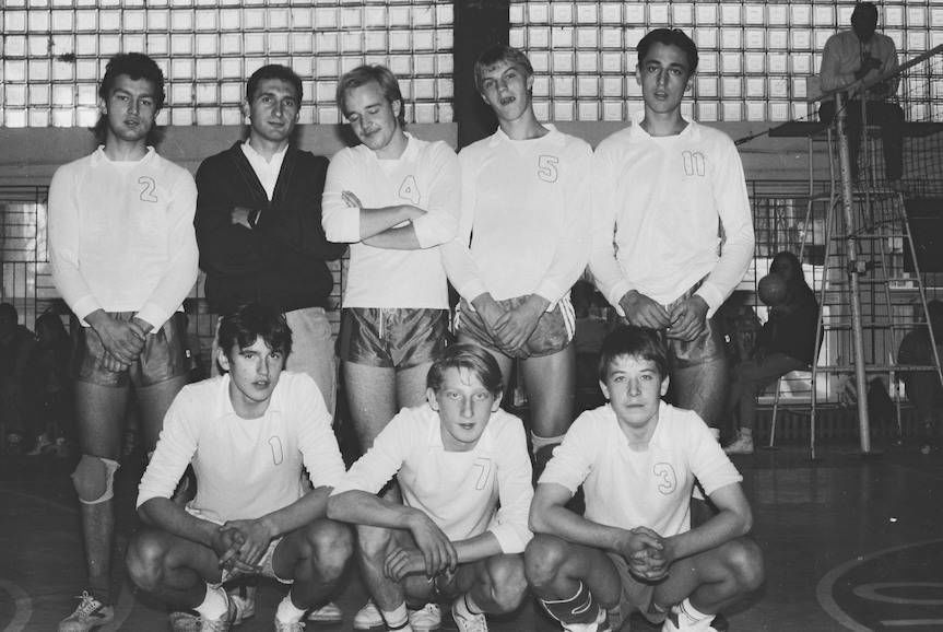 Turniej siatkówki w I LO w Krośnie 31 lat temu. Ktoś pamięta?