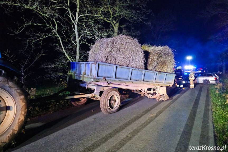 Zderzenie bmw z ciągnikiem rolniczym