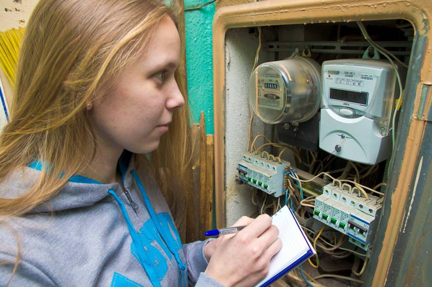 Obowiązkowa wymiana liczników elektrycznych. Czy właściciele domów poniosą koszty?