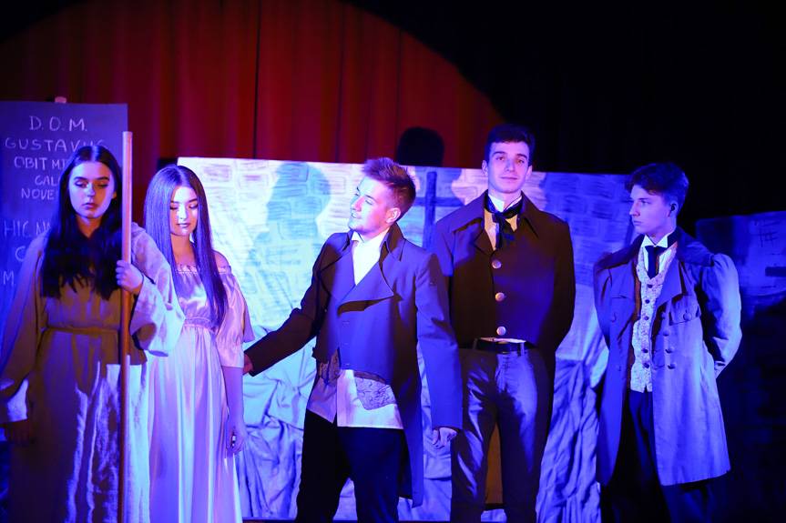 Spektakl "Lawa" w wykonaniu harcerek i harcerzy z Jaszczwi