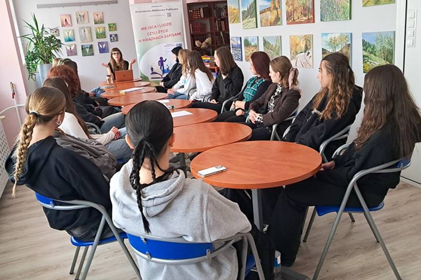 "Ta historia nie ma końca…" - spotkanie z Magdaleną Grzebałkowską w KBP