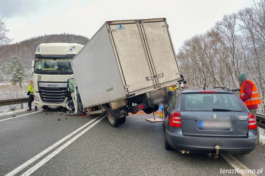 Wypadek w Barwinku, zderzenie trzech samochodów