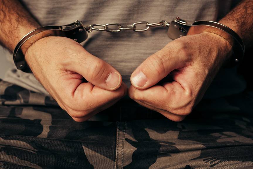 Groził nożem przechodniom. Areszt dla 23-latka