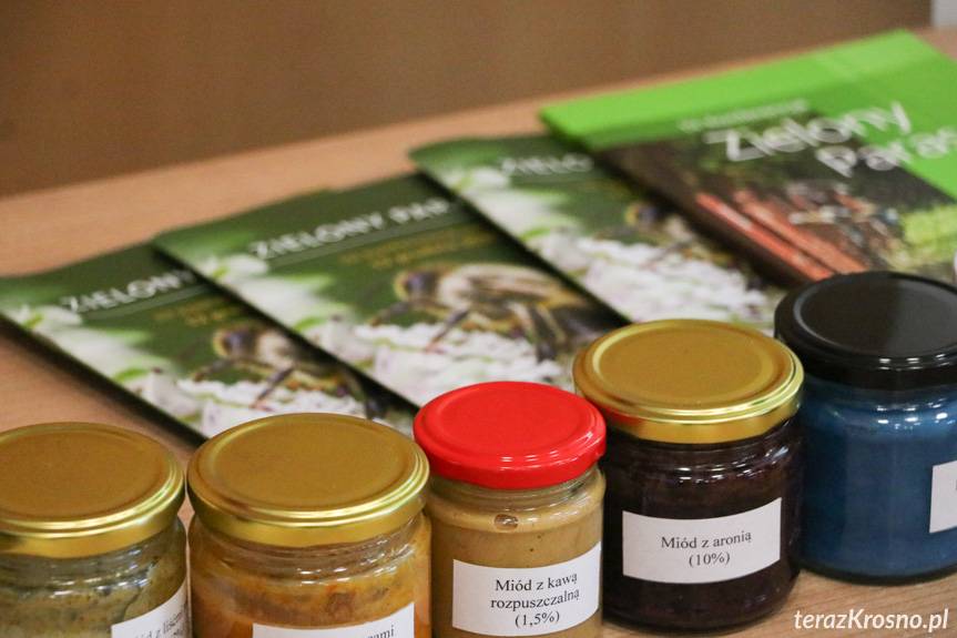 O produktach pszczelich i apiterapii w PANS