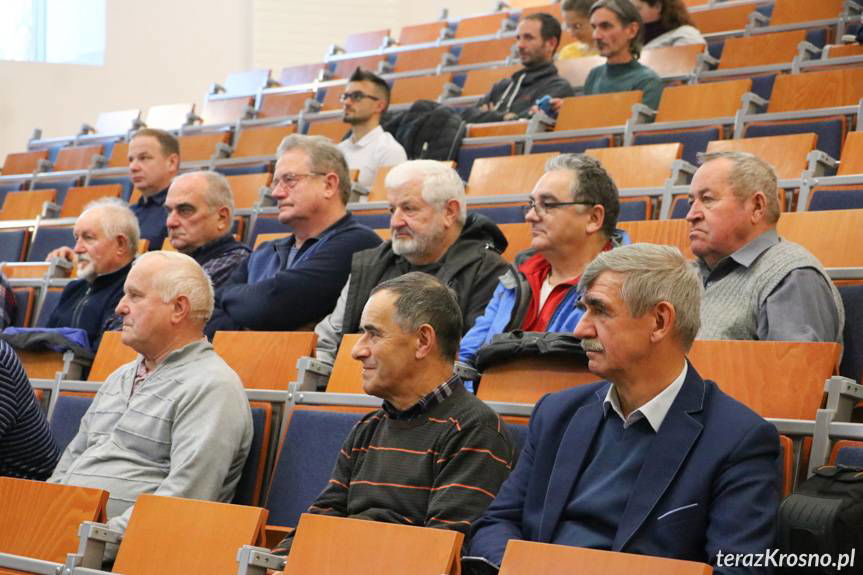 O produktach pszczelich i apiterapii w PANS