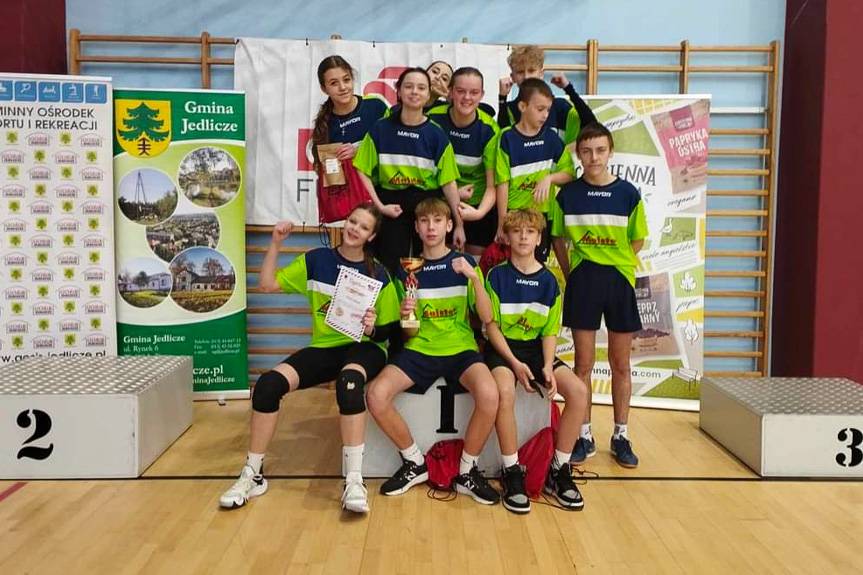 I Mikołajkowy Turniej Piłki Siatkowej w Jedliczu