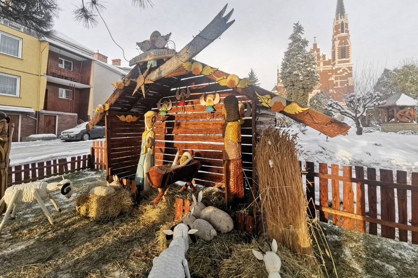 W centrum Korczyny stanęła bożonarodzeniowa szopka