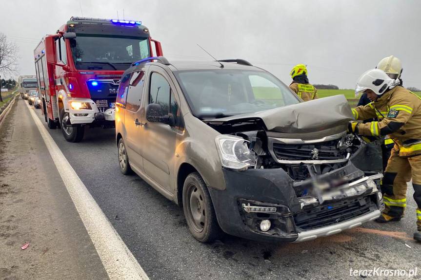 Zderzenie trzech samochodów w Miejscu Piastowym