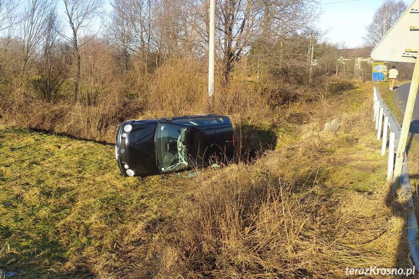 Volkswagen zatrzymał się na boku
