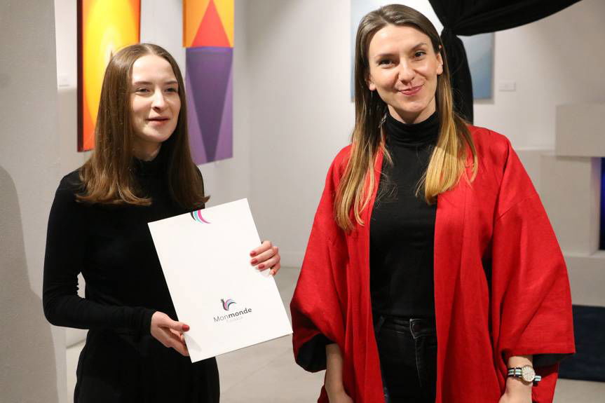 Wręczono stypendia pomostowe dla studentów