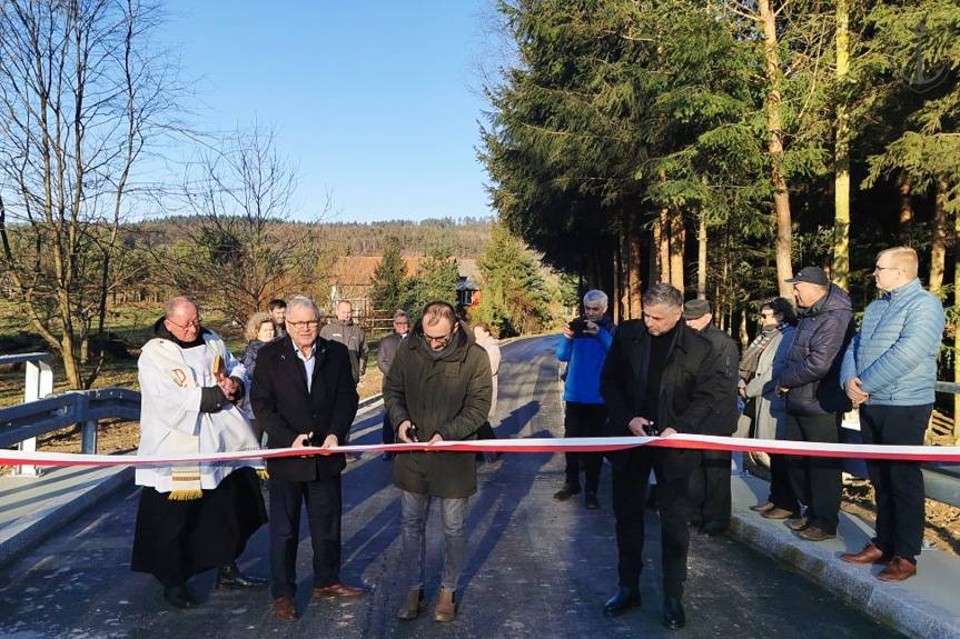 Most na potoku Kopytko otwarty