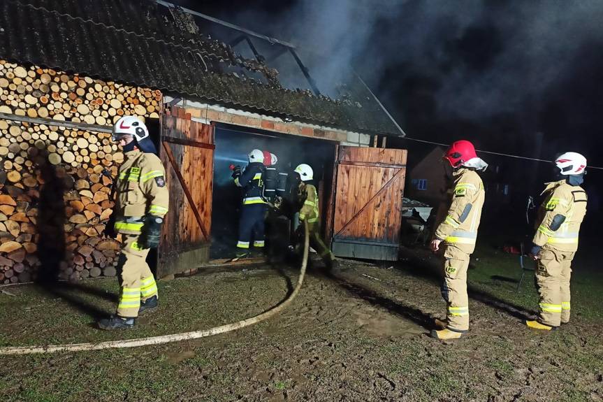 Nocny pożar budynku gospodarczego w Posadzie Jaśliskiej