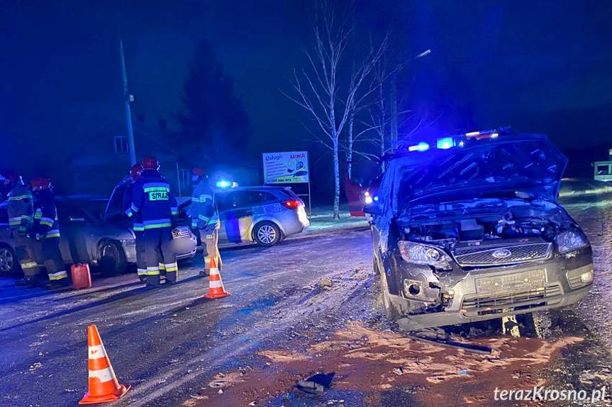 Zderzenie dwóch osobówek na Rzeszowskiej