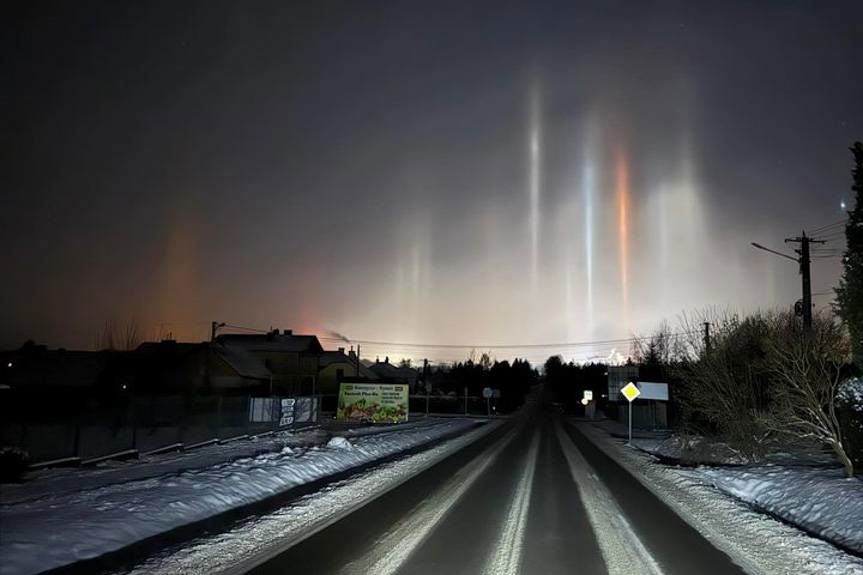 Słupy świetlne nad Krosnem