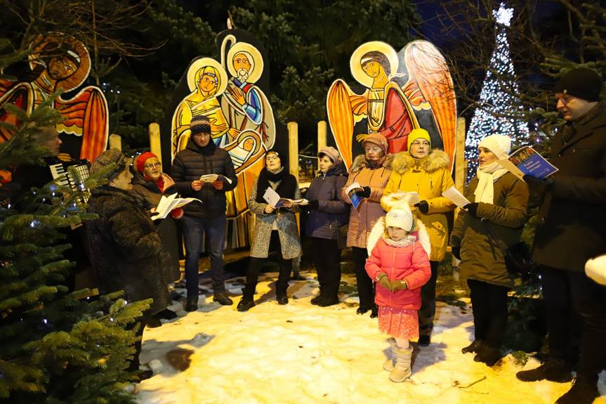 Kolędowali przy szopce