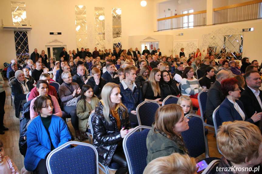 Nowe życie domu ludowego w Łężanach: Uroczyste otwarcie po remoncie