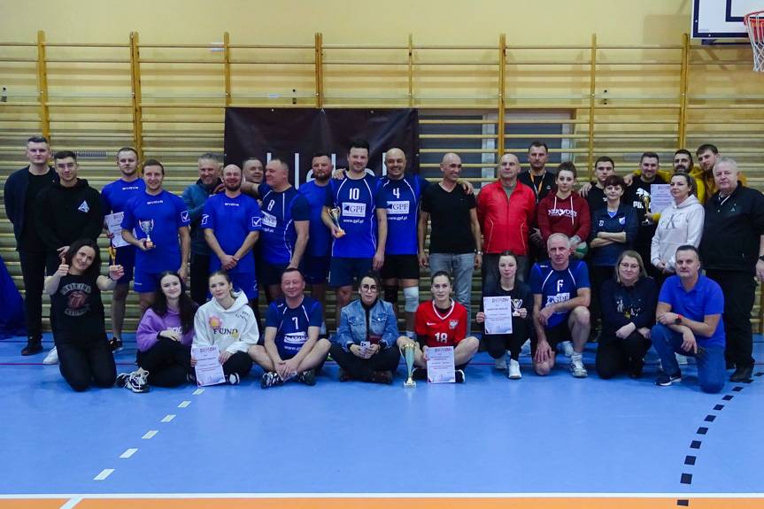 Turniej walentynkowy w piłce siatkowej w Świerzowej Polskiej