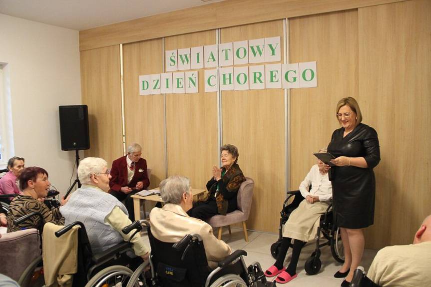 Z wizytą u seniorów w SDSP w Jedliczu